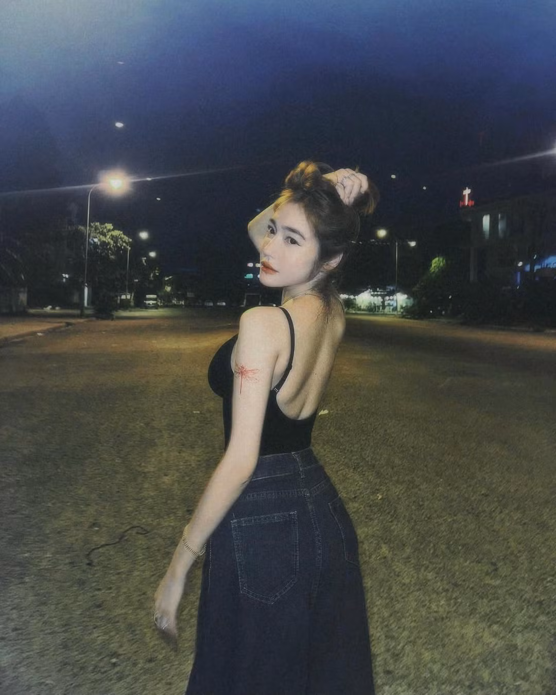 Thời điểm nổi tiếng cách đây nhiều năm, Elly Trần không chỉ nhận được sự quan tâm ở Việt Nam mà còn được mời chụp ảnh, quay quảng cáo ở nước ngoài, đặc biệt là Thái Lan