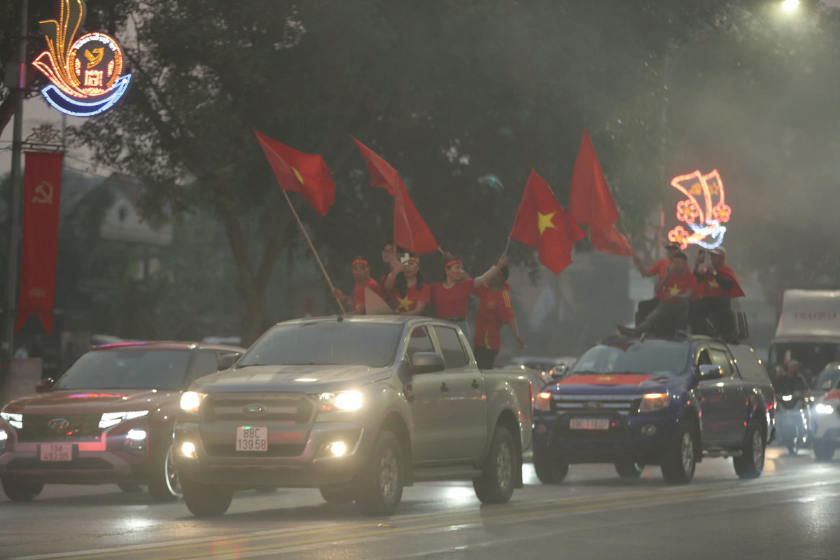 Đã từ lâu, người hâm mộ mới lại được tận hưởng bầu không khí cuồng nhiệt từ các trận đấu của tuyển quốc gia Việt Nam.