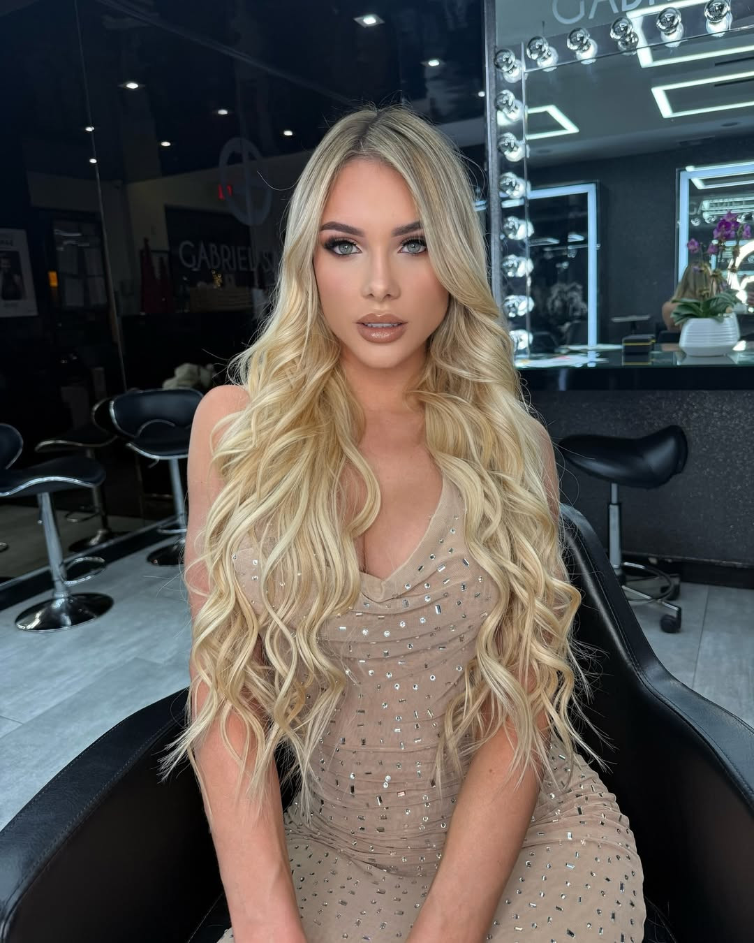 Tới năm 2021, tên tuổi cô "nổi như cồn" với video TikTok nhảy "I'm dead".