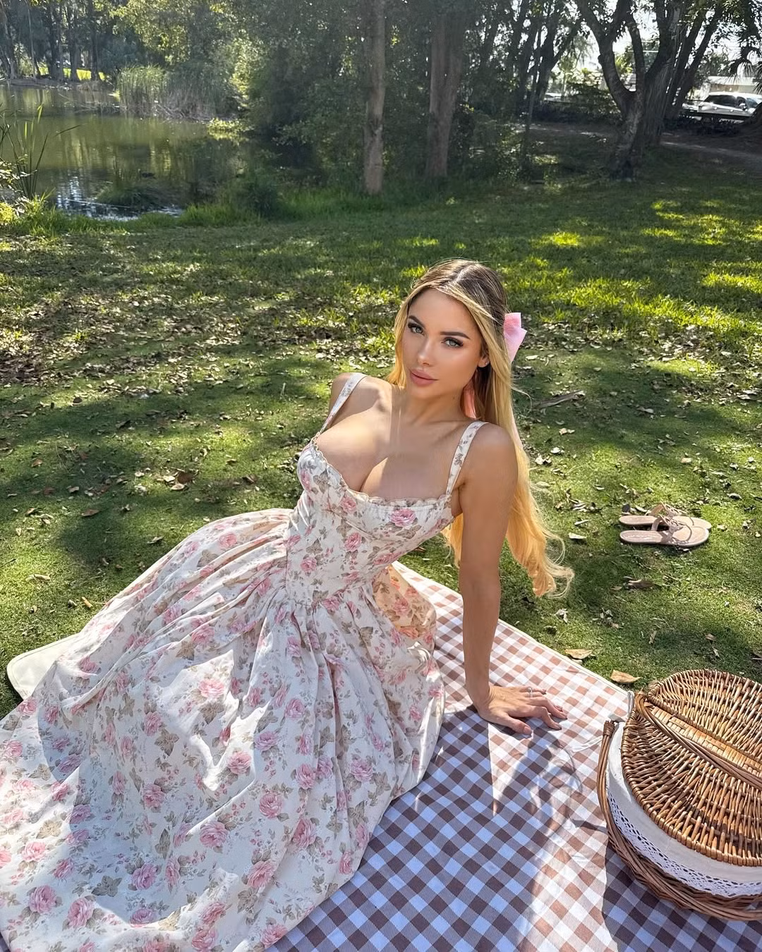 Selika Exposito là người mẫu, ngôi sao mạng xã hội nổi tiếng thế giới.