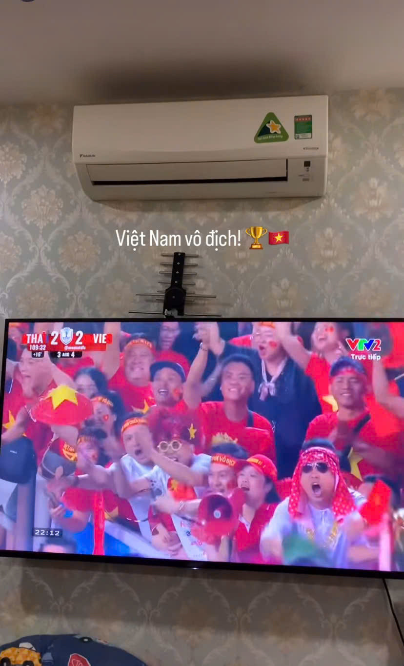 Mạng xã hội đã trở thành một diễn đàn để người hâm mộ thể hiện tình yêu với đội tuyển Việt Nam.