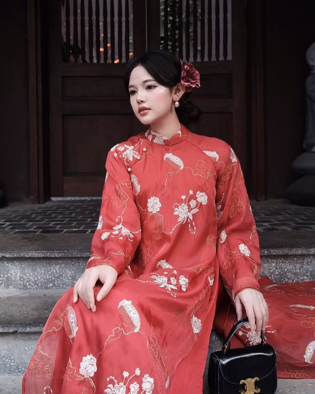 Loạt ảnh của cô nàng thu hút hàng nghìn lượt thích cùng nhiều bình luận khác nhau.