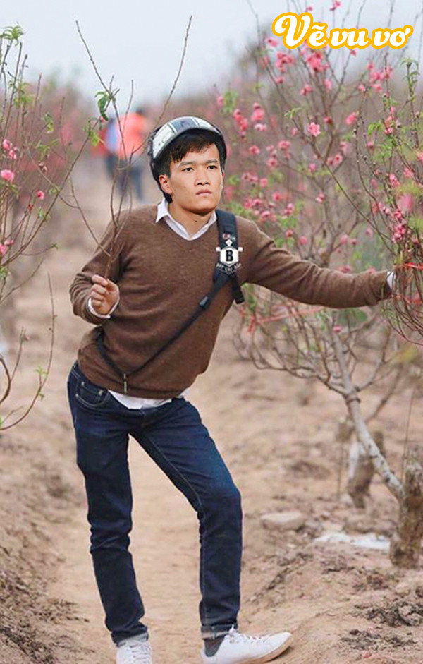 Nếu trên sân cỏ, Hoàng Đức luôn thể hiện hình ảnh mạnh mẽ, quyết liệt thì trong loạt ảnh chế, Hoàng Đức trông...chán đời như thế này đây.