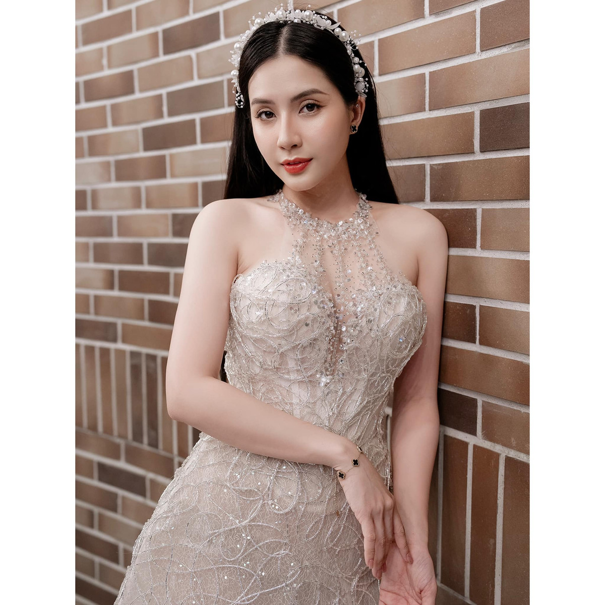 Chỉ khoảng 2 tháng sau sinh, Thiên An đã quyết định đi làm lại, làm người mẫu ảnh, bán hàng online để trang trải cuộc sống.