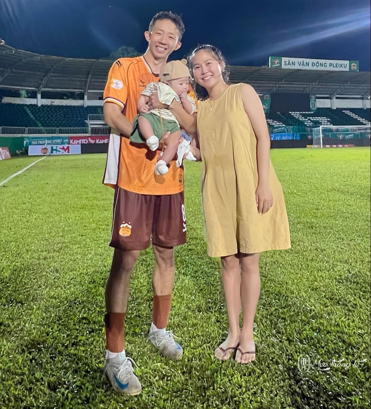 Châu Ngọc Quang và bà xã Nguyễn Trần Bảo Uyên tổ chức đám cưới hồi tháng 4/2022 sau gần 1 năm hẹn hò. Đến thời điểm này, Châu Ngọc Quang và Bảo Uyên đã có với nhau 1 cô con gái. Công việc chính hiện nay của nàng WAG quê Lâm Đồng là kinh doanh online. Cô từng tốt nghiệp Trường Cao đẳng Y dược Hồng Đức.