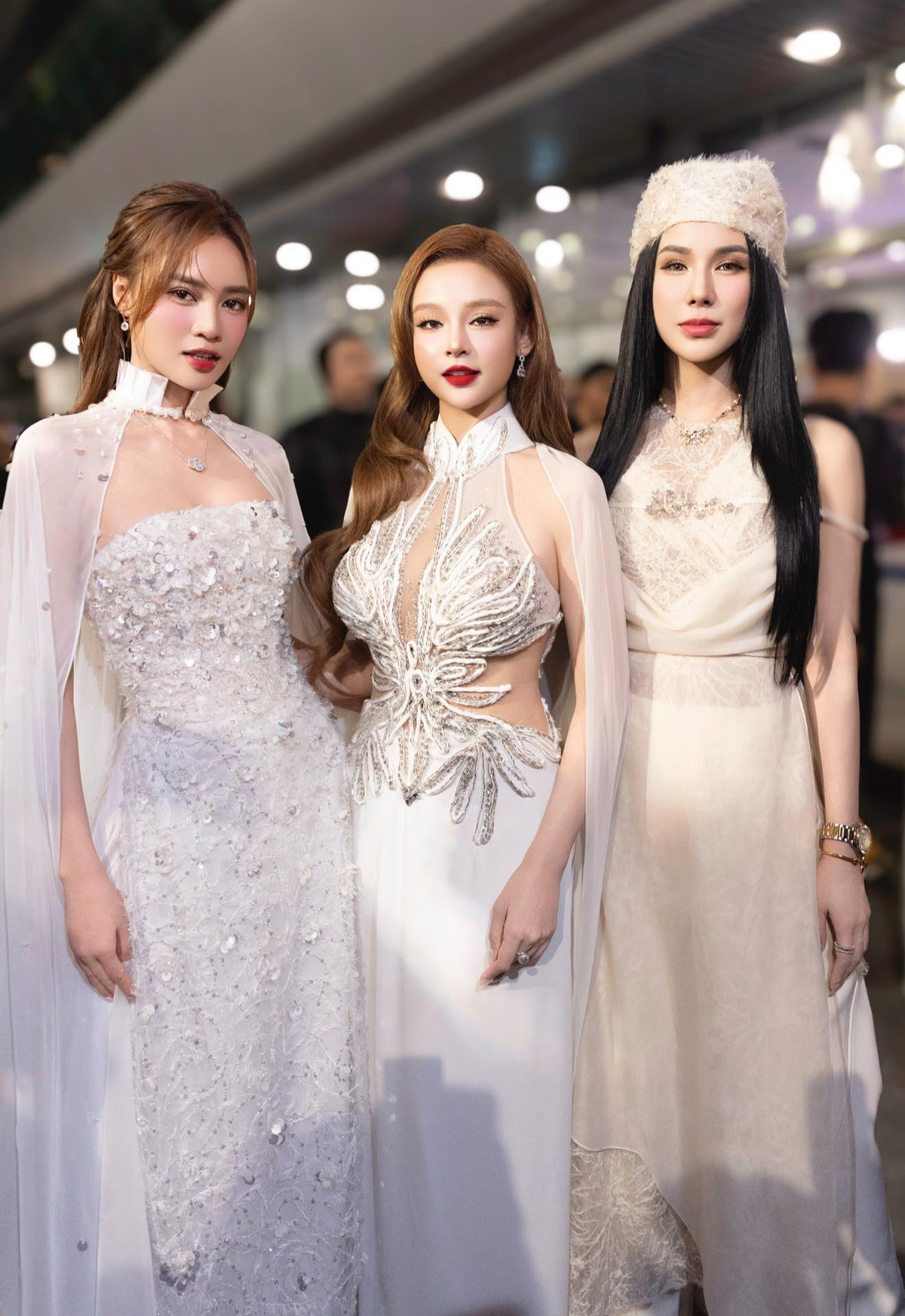 Cô nổi bật khi sánh đôi cùng các chị đẹp Ninh Dương Lan Ngọc, Diệp Lâm Anh, Trang Pháp tại thảm đỏ sự kiện.