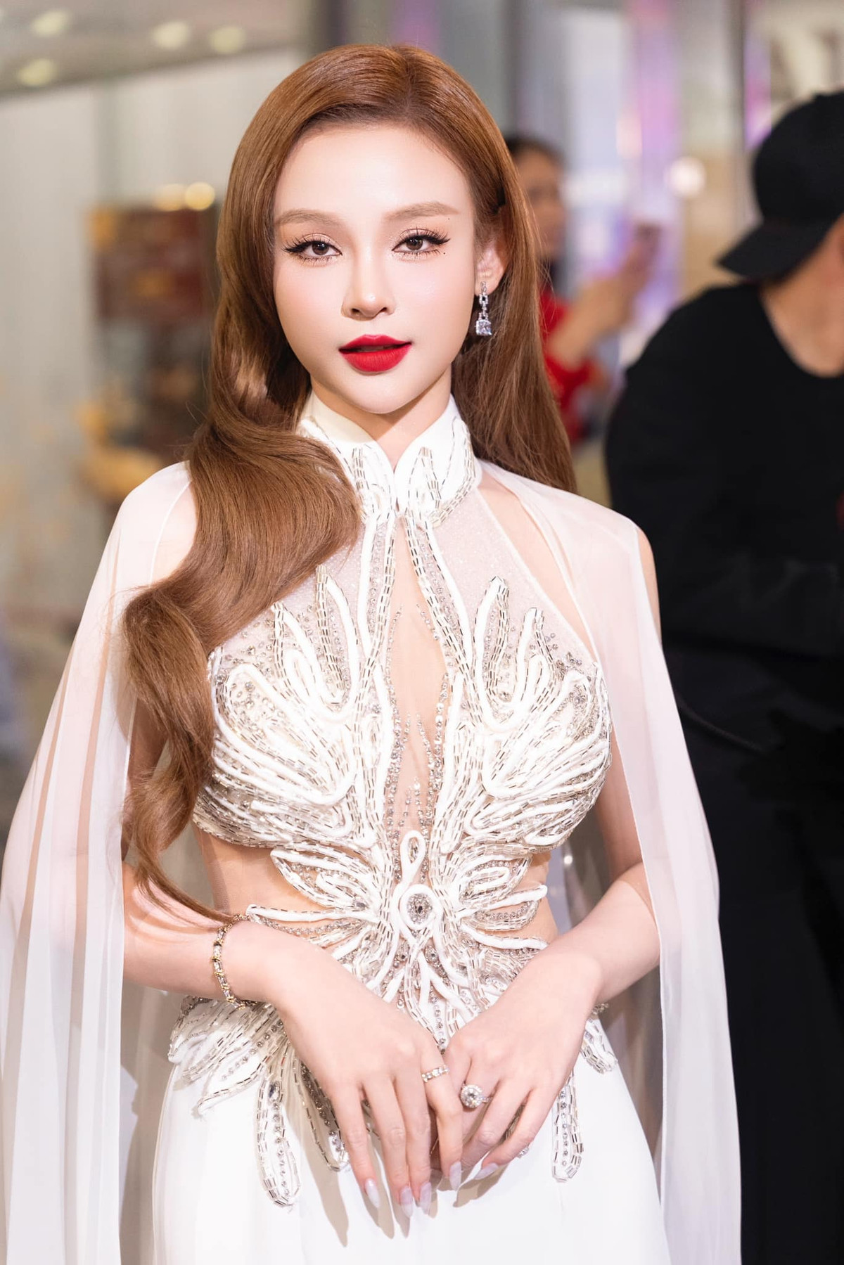 Cựu hot girl Hà thành vô cùng lộng lẫy với thần thái thu hút.