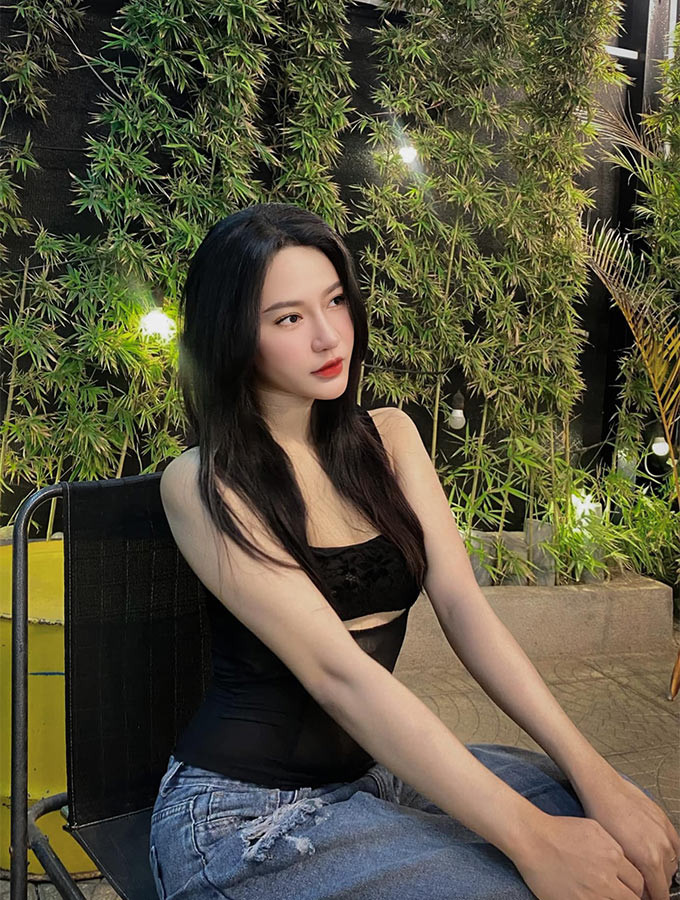 Vợ chồng Đình Triệu đón con gái đầu lòng vào tháng 9/2023. Trên trang cá nhân, Tường Linh đăng rất nhiều khoảnh khắc hạnh phúc của gia đình nhỏ.