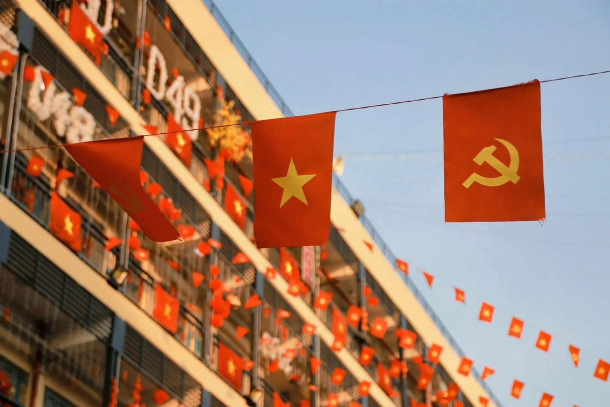 Được biết, ý tưởng trang trí này đến từ Đại úy Lê Trung Dũng – Trưởng khóa D49, Học viện Cảnh sát nhân dân.