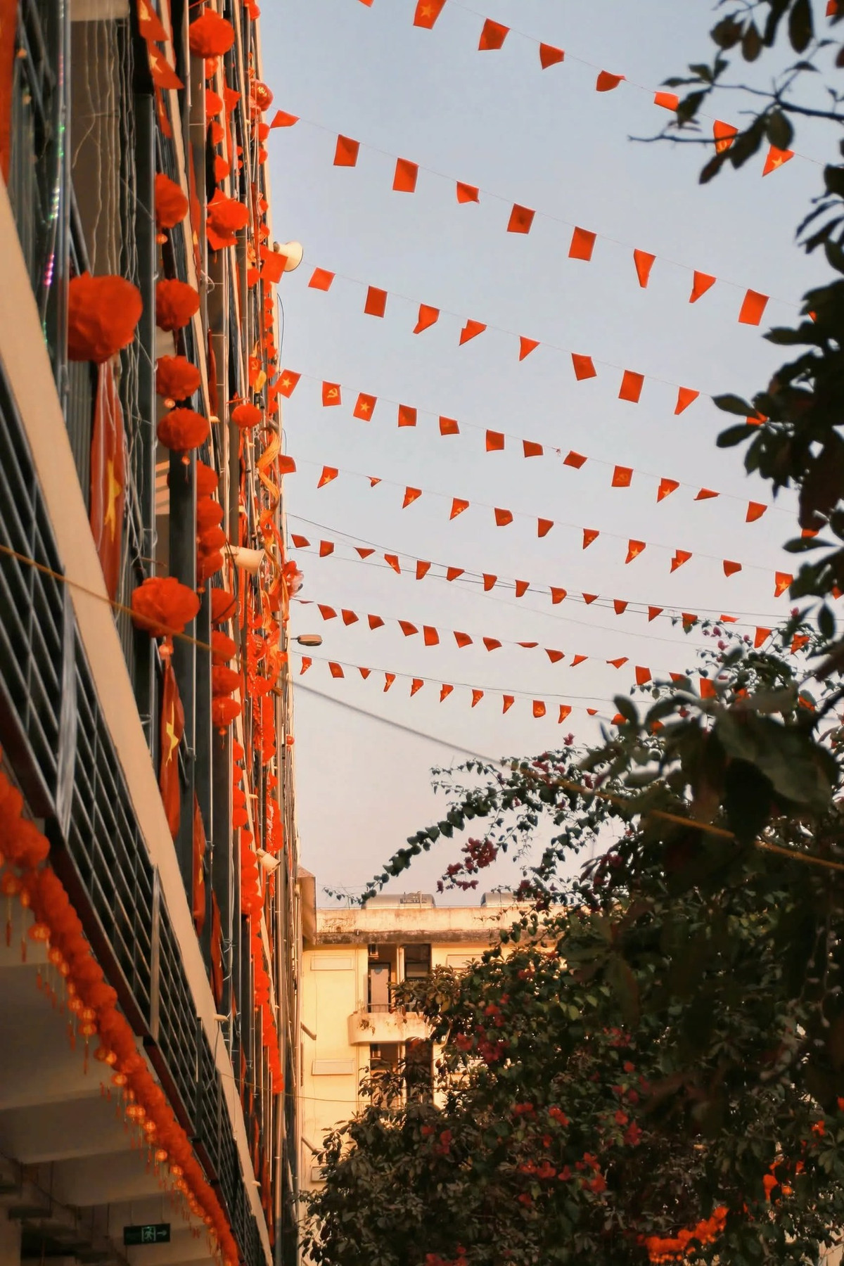 Đây sẽ là kỉ niệm đáng nhớ, là động lực để mỗi sinh viên xa nhà ở lại trường đảm nhận việc trực Tết cảm thấy ấm áp: "Tết gần, Tết xa, đâu cũng là nhà".