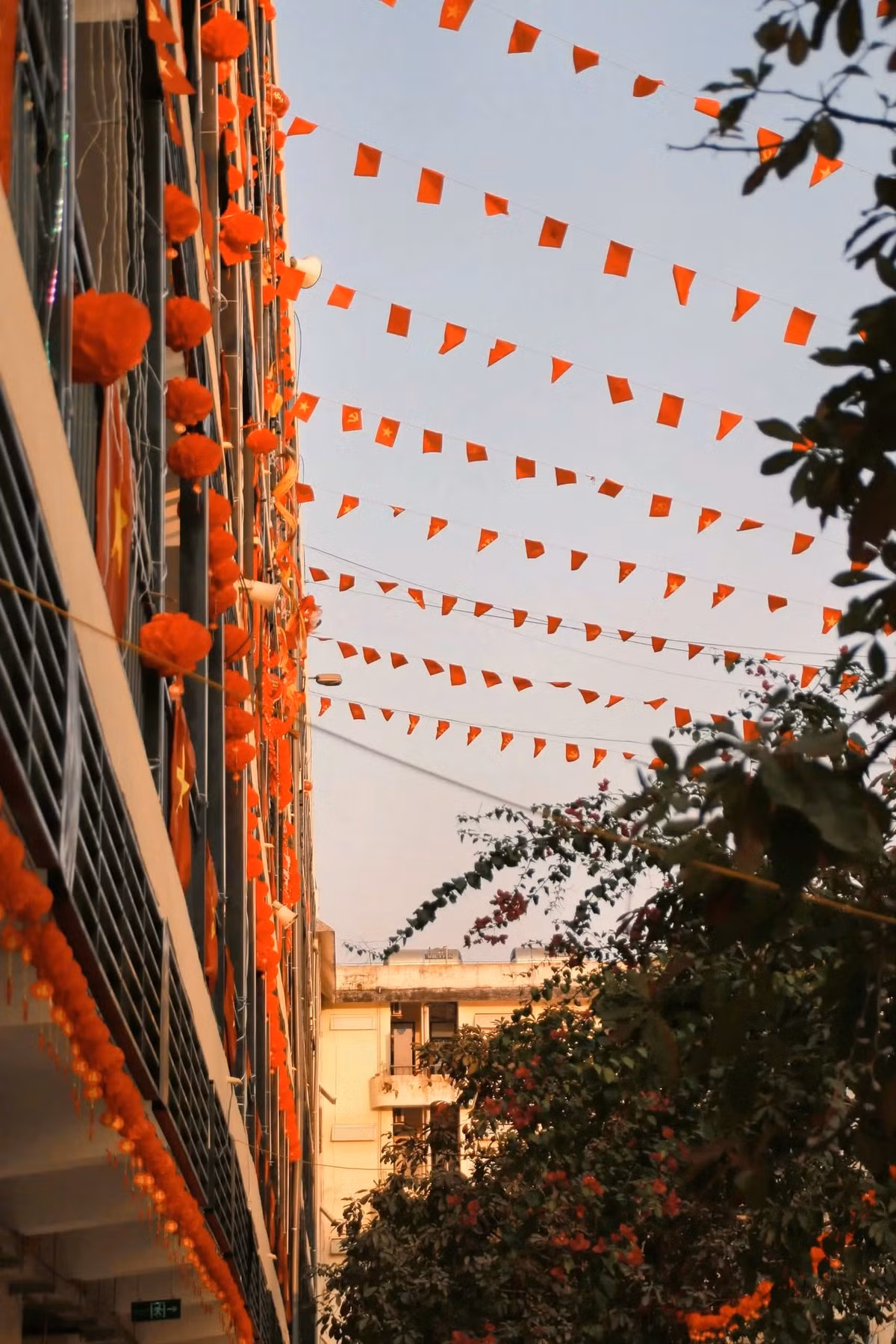 Đây sẽ là kỉ niệm đáng nhớ, là động lực để mỗi sinh viên xa nhà ở lại trường đảm nhận việc trực Tết cảm thấy ấm áp: "Tết gần, Tết xa, đâu cũng là nhà".