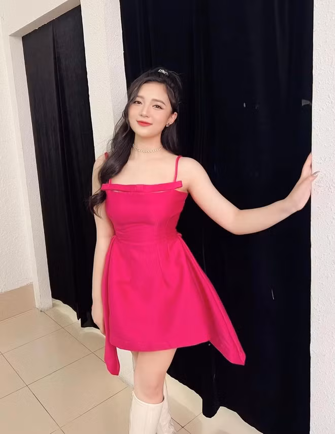 Nếu Minh Nghi được xem là biểu tượng sống còn của game Tốc Chiến thì Phương Thảo là biểu tượng sống còn của tựa game Liên Quân Mobile.