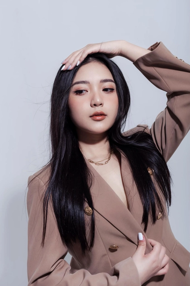 Ngoài là host tựa game Liên Quân Mobile, Phương Thảo còn kiêm thêm vai trò MC của một các chương trình truyền hình.