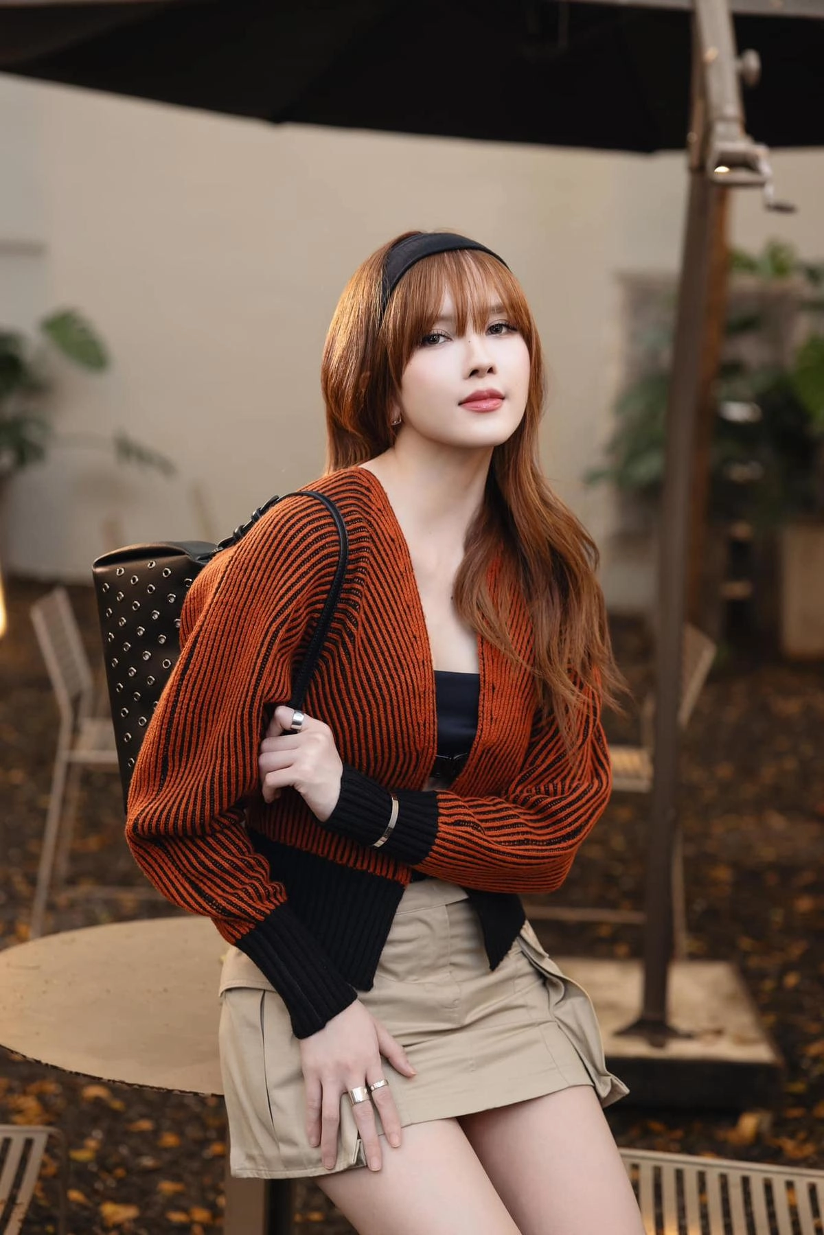 Cô nàng chăm chỉ chạy show, đi sự kiện.