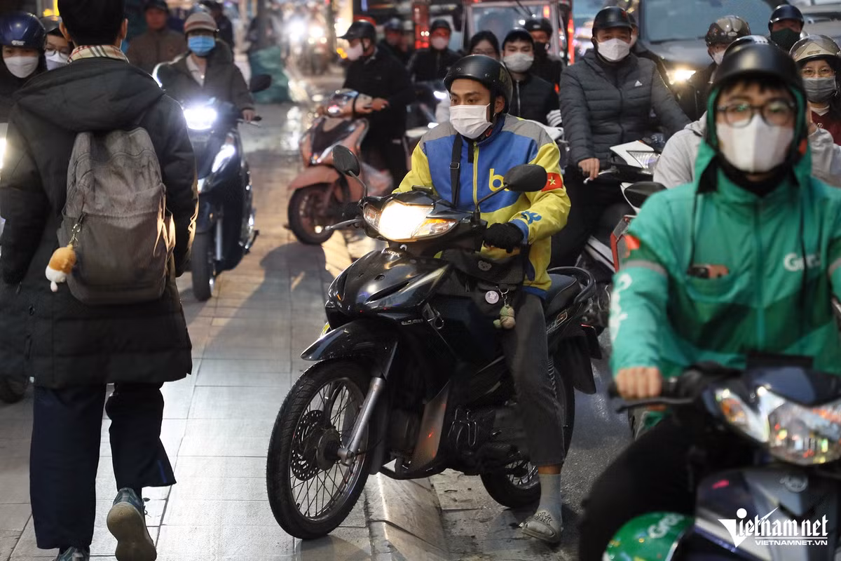 Sau 10 ngay ap dung Nghi dinh 168: Tai xe “so” vuot den do-Hinh-11