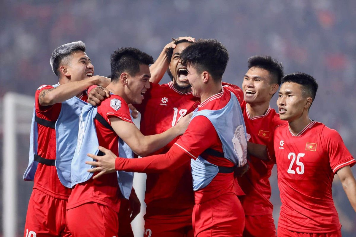 Trong suốt chặng đường giành ngôi vương của bóng đá Đông Nam Á, Duy Mạnh được người hâm mộ đánh giá giữ vững được phong độ, là người đội trường có tinh thần trách nhiệm, kết nối tốt toàn bộ thành viên của đội tuyển trên sân.