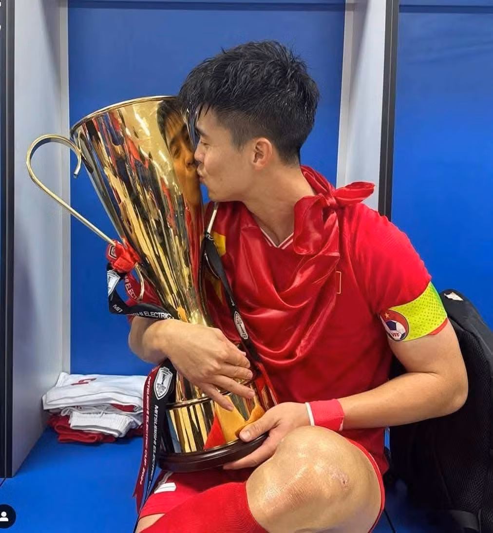 Cách thể hiện tình cảm và cảm xúc của Đỗ Duy Mạnh khiến người hâm mộ vô cùng thích thú. Nhiều người còn hải hước gọi anh chàng là "thánh hôn" hay "nam nhân thích skinship".