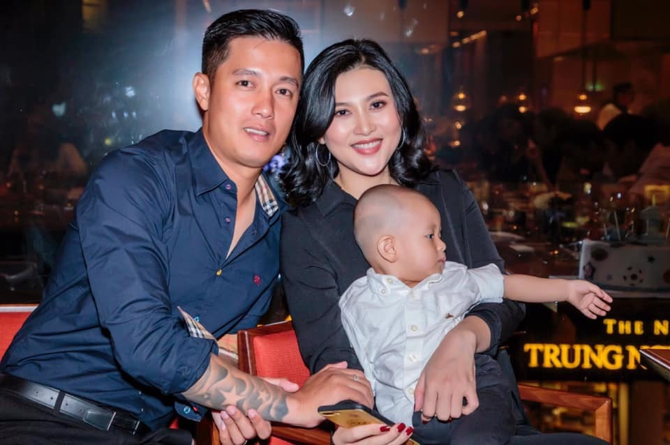 Được biết, ban đầu Lê Sỹ Mạnh là người chủ động nhắn tin, cưa cẩm người đẹp.