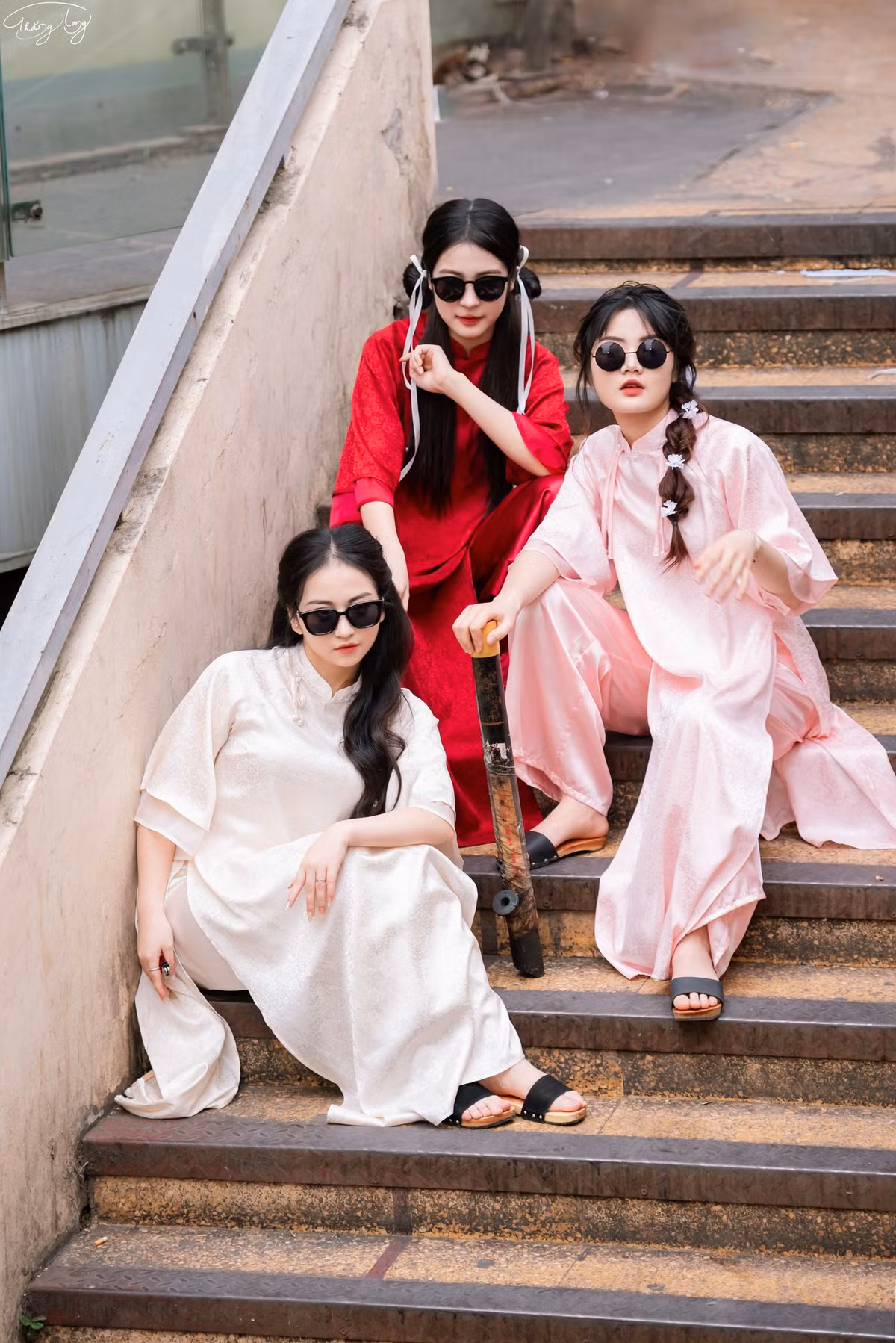 Chụp ảnh ở nơi đông đúc như chợ Đồng Xuân cần biết lựa góc, tránh những nơi quá đông đúc, cản trở việc mua bán, đồng thời khi lên ảnh mới rõ được chủ thể.