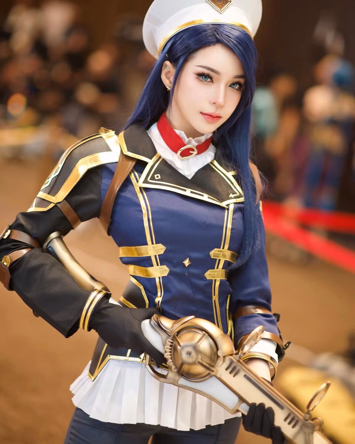 Cô nàng sở hữu chiều cao 1m65 với số đo lần lượt 91-58-91.