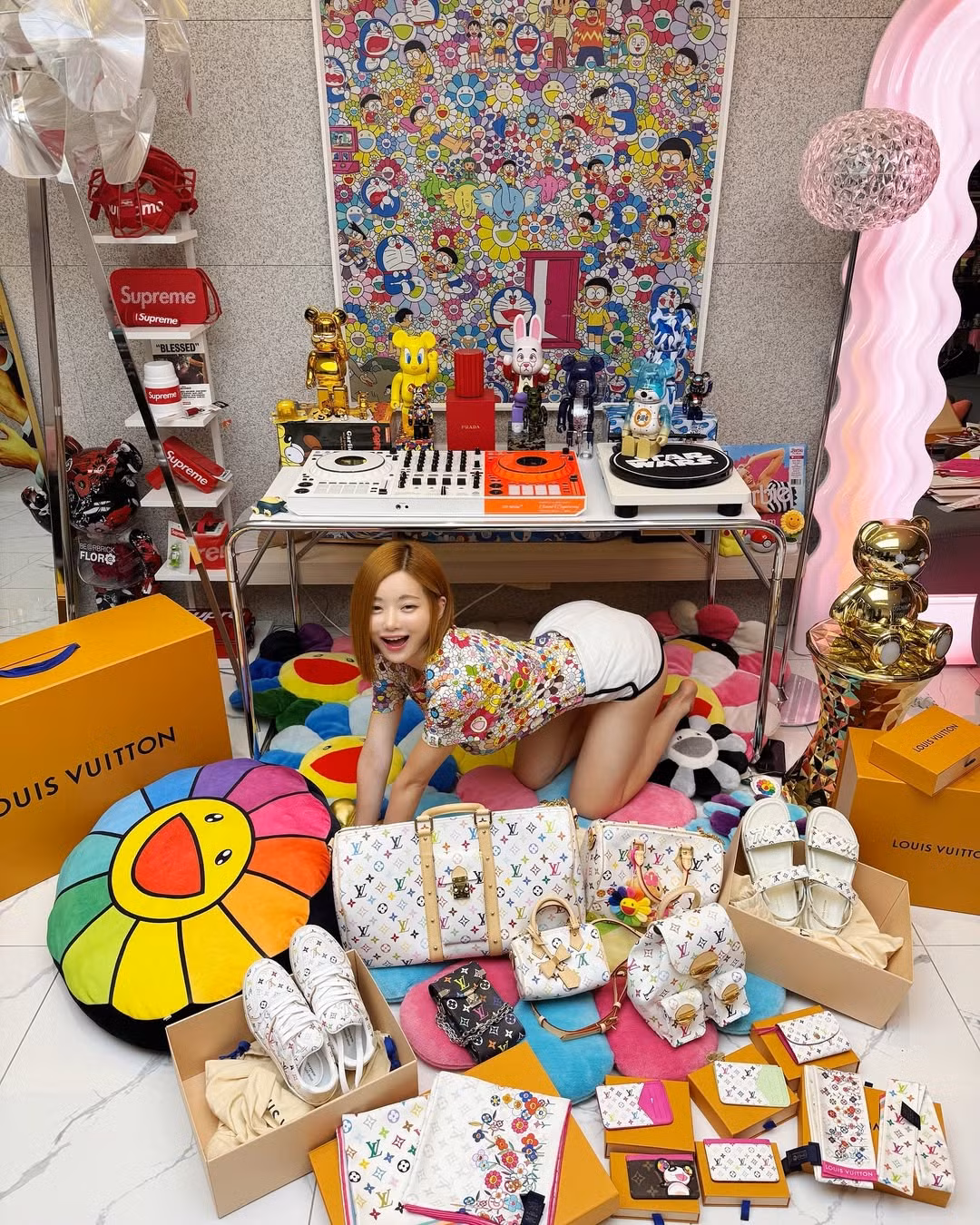 Ước tính giá trị của tất cả những món đồ được DJ Soda unbox lên tới cả tỷ đồng.