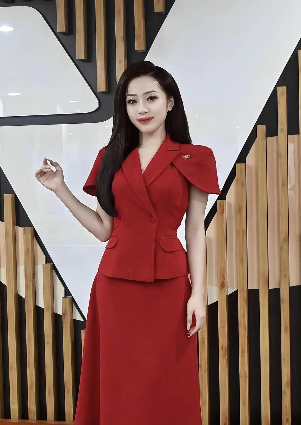 Không chỉ sở hữu giọng nói ấm áp, truyền cảm, Phương Anh còn gây ấn tượng mạnh với khán giả bởi vẻ đẹp ngọt ngào, nữ tính.