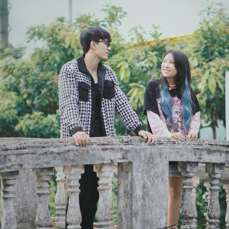 Nguyễn Thiên An tên thật là Nguyễn Phạm Thanh Nhàn, sinh năm 1998 tại Lâm Đồng. Cô từng được mệnh danh là “thánh nữ nhạc chế”.