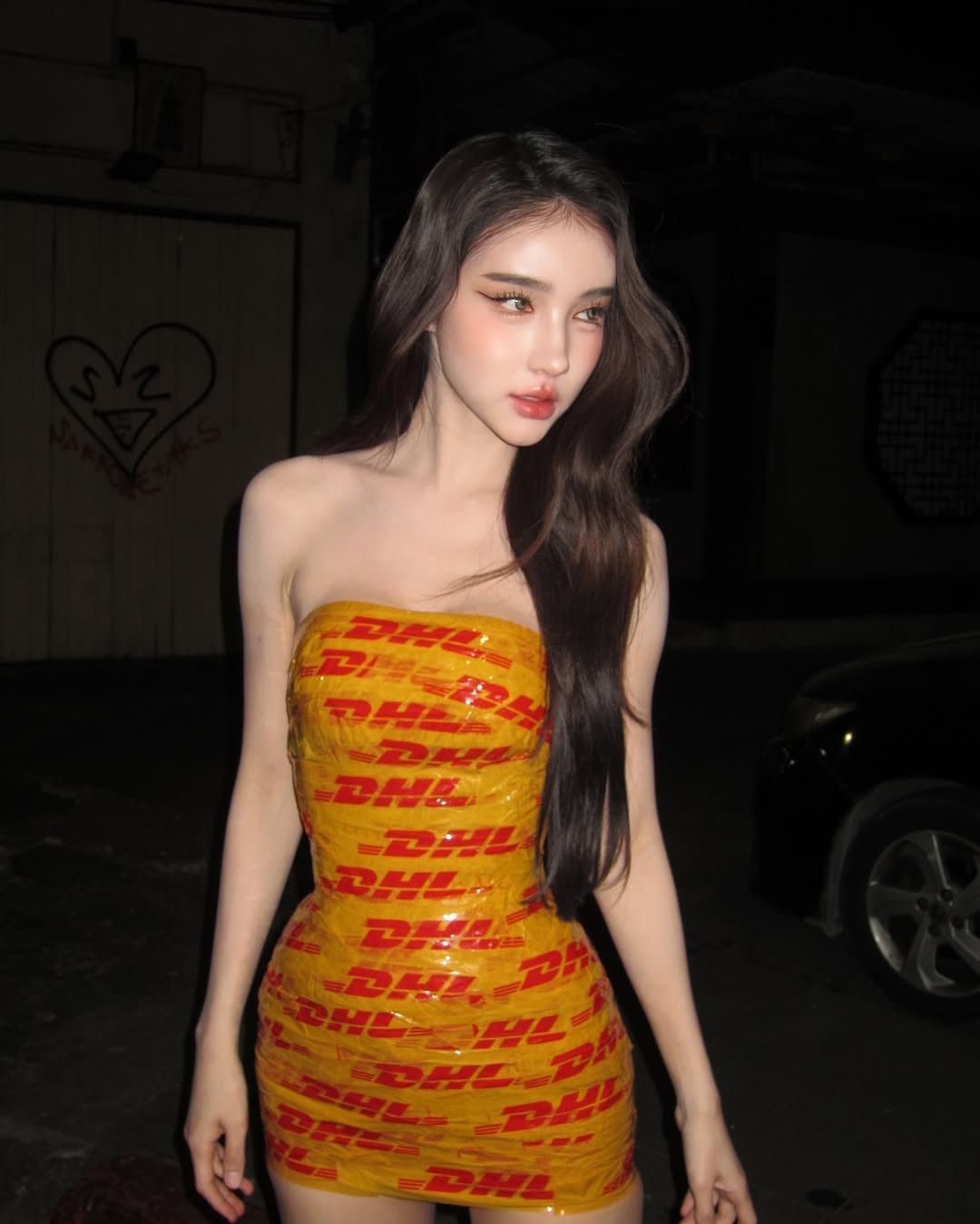 Hàng loạt bình luận bày tỏ sự ngưỡng mộ, khen ngợi trước sự sáng tạo và táo bạo của cô nàng