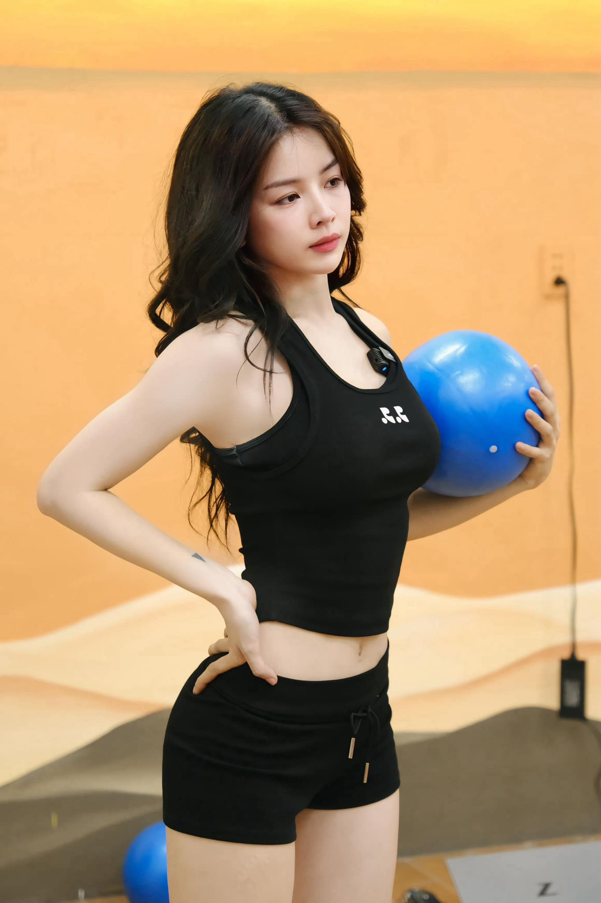 Trước đây, Mie từng có thời gian hẹn hò diễn viên Hồng Thanh. Tháng 11/2023, cặp đôi thông báo chia tay. Sau ồn ào chuyện tình cảm, Mie kín tiếng về đời tư, chưa từng công khai có bạn trai mới.