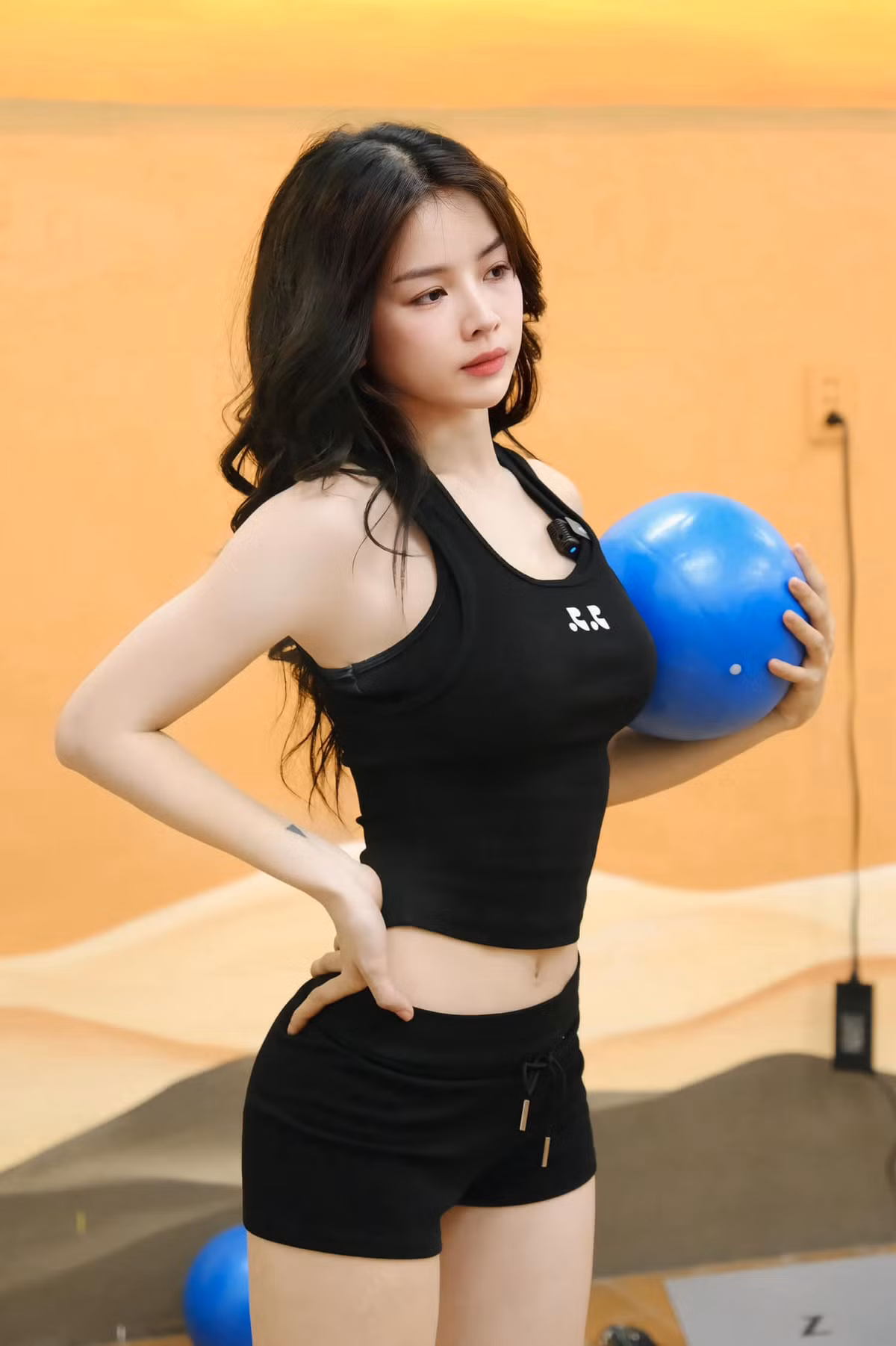 Trước đây, Mie từng có thời gian hẹn hò diễn viên Hồng Thanh. Tháng 11/2023, cặp đôi thông báo chia tay. Sau ồn ào chuyện tình cảm, Mie kín tiếng về đời tư, chưa từng công khai có bạn trai mới.