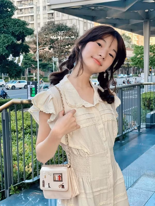 Nhiều người cảm thấy vô cùng bất ngờ bởi trong ấn tượng, bé Dâu là một cô bé nhỏ nhắn đáng yêu.