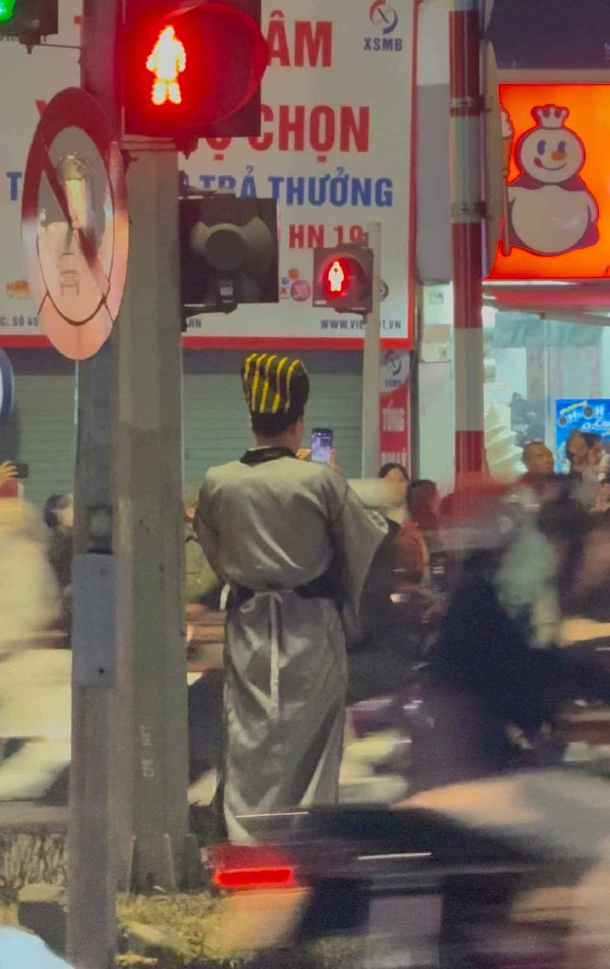 Với chiến thắng này, Việt Nam đã có lần thứ 3 trong lịch sử nâng cao cúp vô địch Giải bóng đá Đông Nam Á.