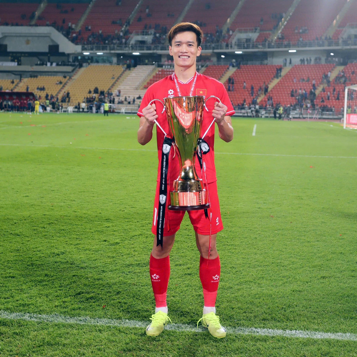 Căn hộ mới của Hoàng Đức tọa lạc tại vị trí đắc địa, với tầm nhìn thoáng đãng và thiết kế hiện đại. Được biết, căn hộ này có diện tích gần 120 m2, trị giá khoảng 10 tỷ đồng. (Ảnh: FB Hoàng Đức)