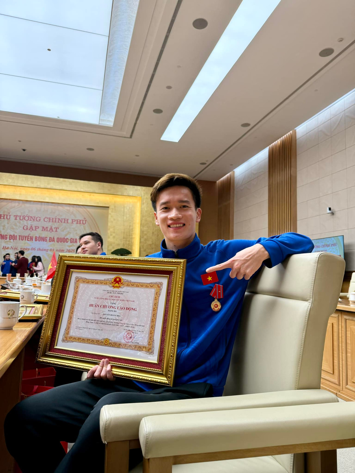 Theo chia sẻ, ngôi nhà hiện tại chỉ ở dạng thô, chưa được thiết kế hoặc bài trí nội thất. Trong thời gian tới, Hoàng Đức sẽ thuê thiết kế, làm nội thất và dự kiến sẽ dọn về ở sau Tết Nguyên đán. (Ảnh: FB Hoàng Đức)