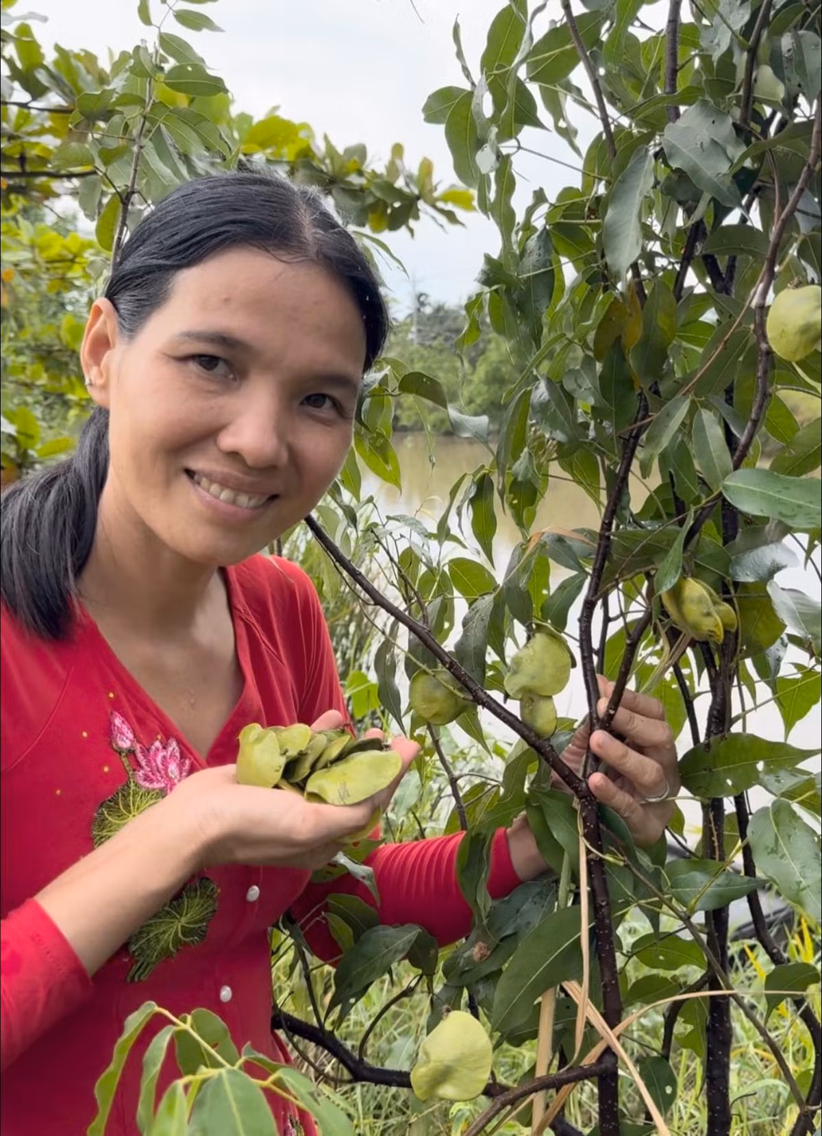 Nhiều người yêu thích video của chị bởi sự chân chất, đáng mến cùng tinh thần lạc quan, yêu đời mà chị mang lại.