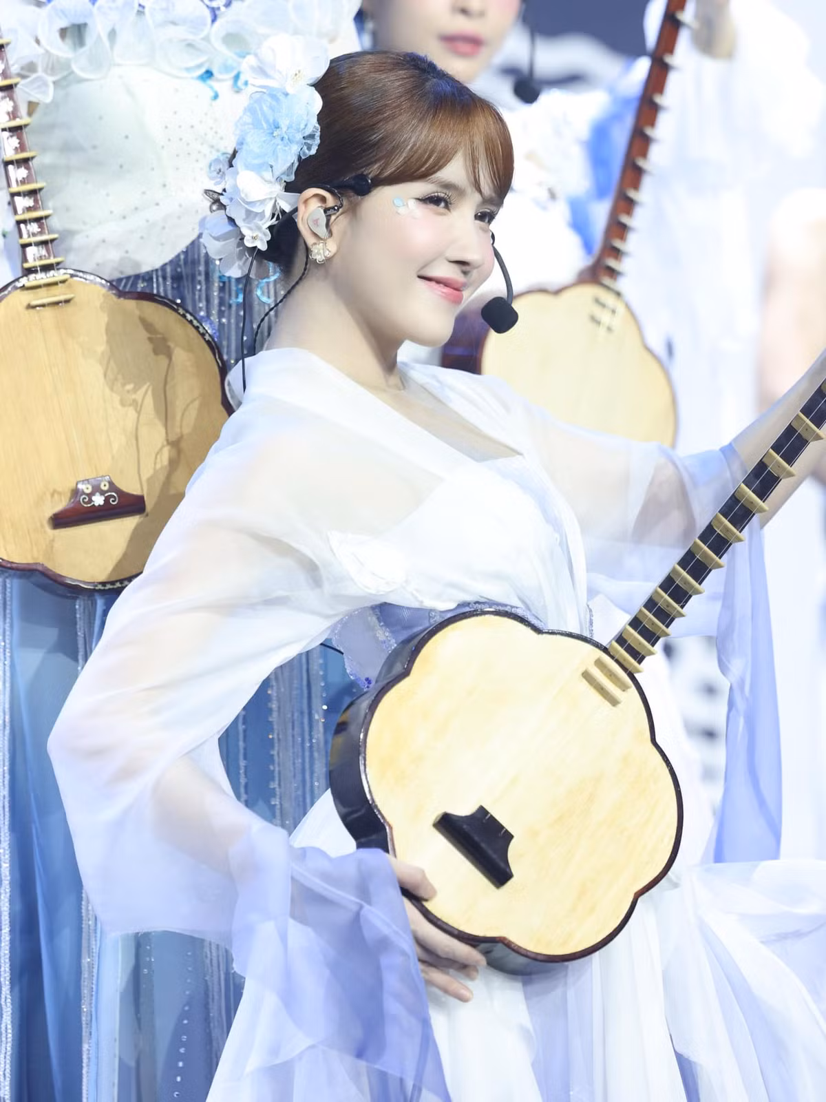 Thiều Bảo Trâm luôn cố gắng để thể hiện tốt qua từng công diễn, khả năng ca hát cùng vũ đạo của cô nàng ngày càng tiến bộ vượt bậc. (Ảnh: FB Thiều Bảo Trâm)