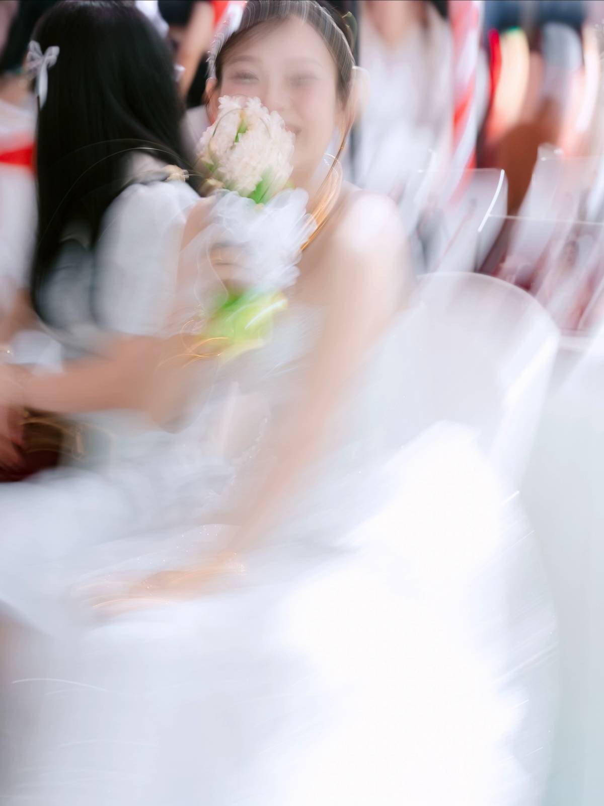 Nhận được những hình ảnh này, cô dâu không biết nên khóc hay nên cười.