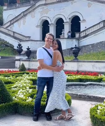 Hiện cặp đôi sống và làm việc tại Đà Nẵng. Bước vào hôn nhân, tình yêu của họ vẫn đong đầy như thuở ban đầu.