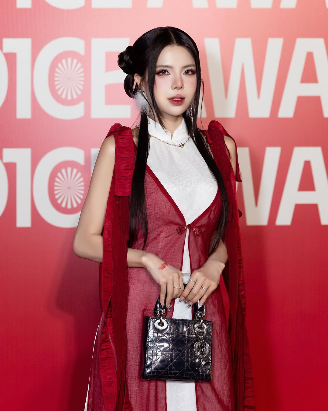 Ở tuổi 29, cô nàng sở hữu nhan sắc xinh đẹp, hút hồn nhiều fan nam.