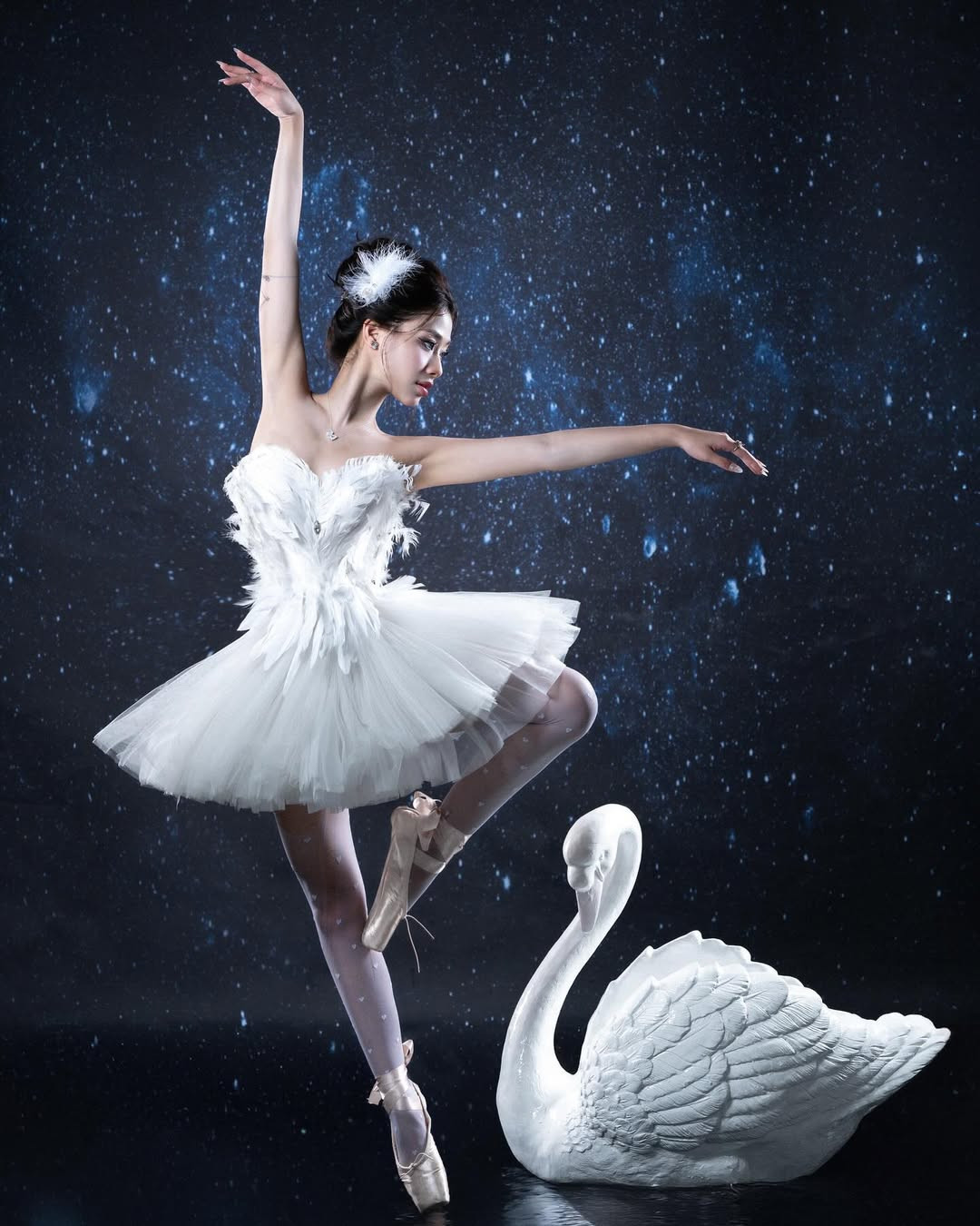 Louis Phạm đã vướng vào không ít những scandal gây chấn động dư luận. Điển hình là hai vụ việc nghiêm trọng: chia sẻ hình ảnh phản cảm và dàn dựng hình ảnh quyên góp từ thiện.