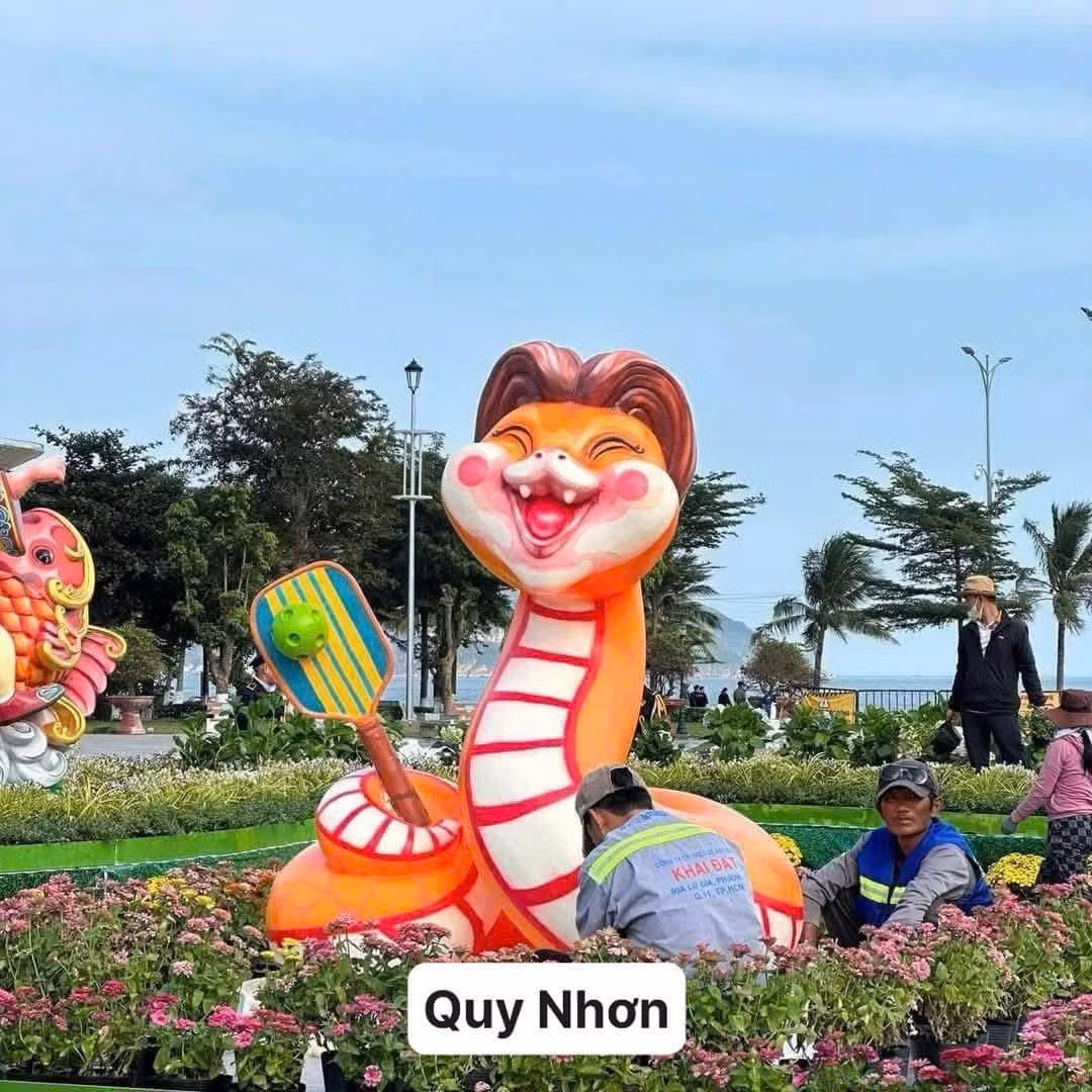 Linh vật ở Quy Nhơn bắt trend pickleball.