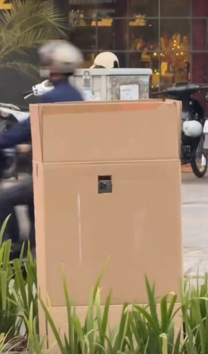 Hiện nay, có nhiều cách để người dân có thể gửi thông tin, hình ảnh, clip... phản ánh vi phạm giao thông như qua ứng dụng VNeTraffic, iHanoi...; đường dây nóng của Cục CSGT hoặc Phòng CSGT Công an các địa phương; trang Zalo của Phòng CSGT Công an các địa phương.