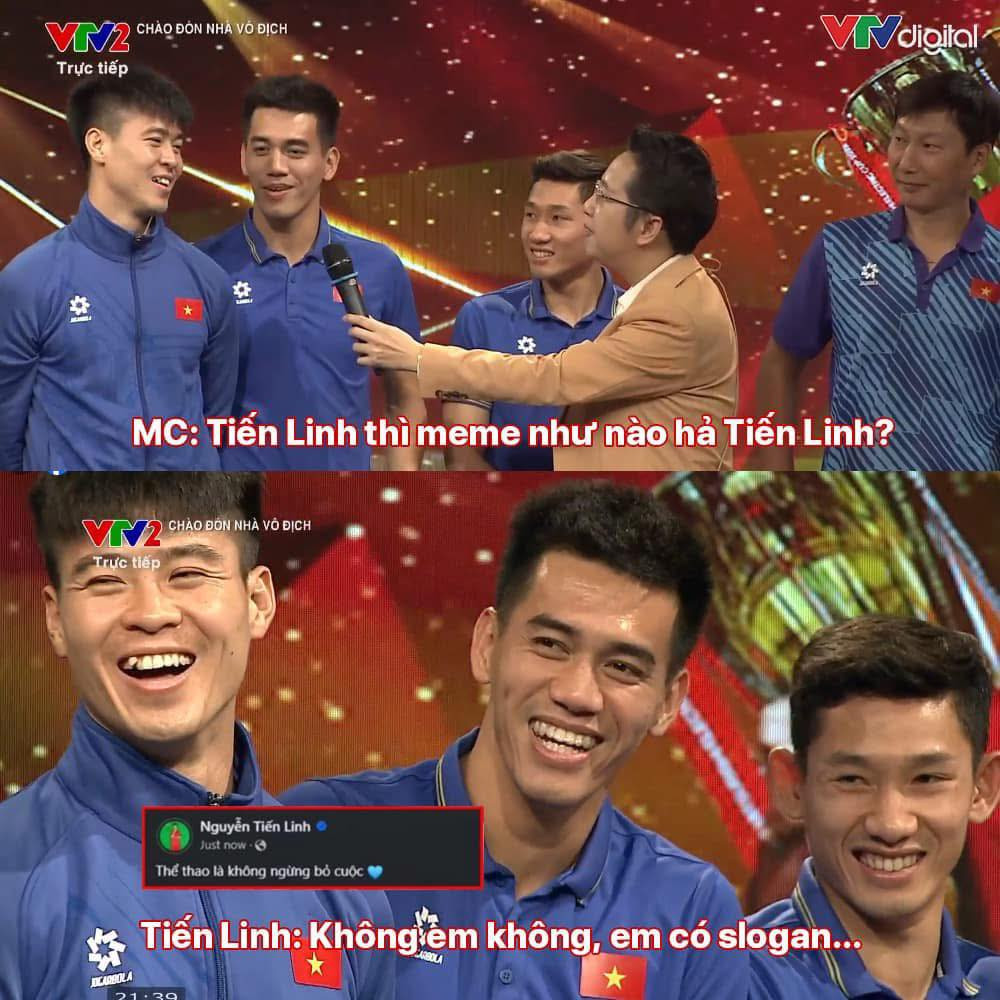 Các cầu thủ vô cùng duyên dáng trong việc tiếp lời MC, khiến người xem không thể nhịn cười.