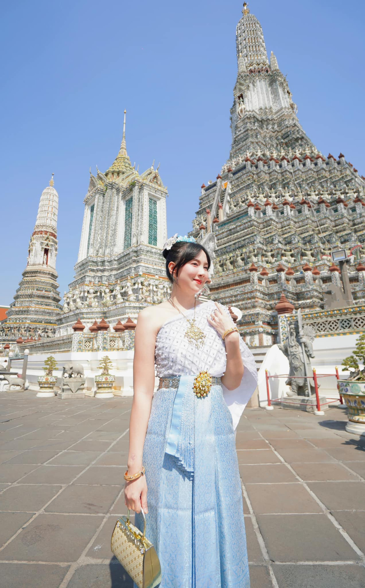 Ở tuổi 35, Mai Ngọc vẫn sở hữu vẻ ngoài xinh đẹp, đằm thắm.