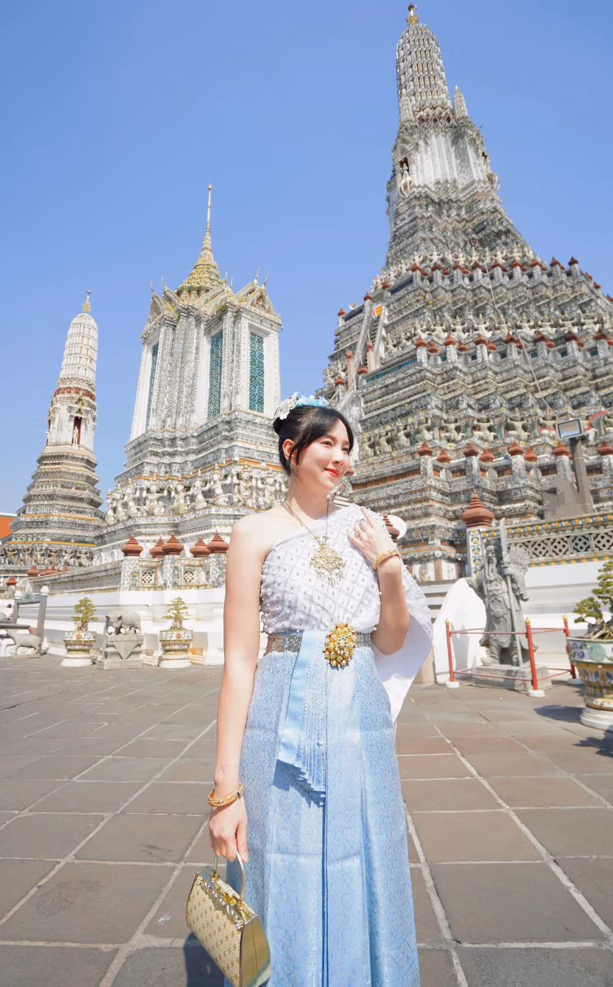 Ở tuổi 35, Mai Ngọc vẫn sở hữu vẻ ngoài xinh đẹp, đằm thắm.