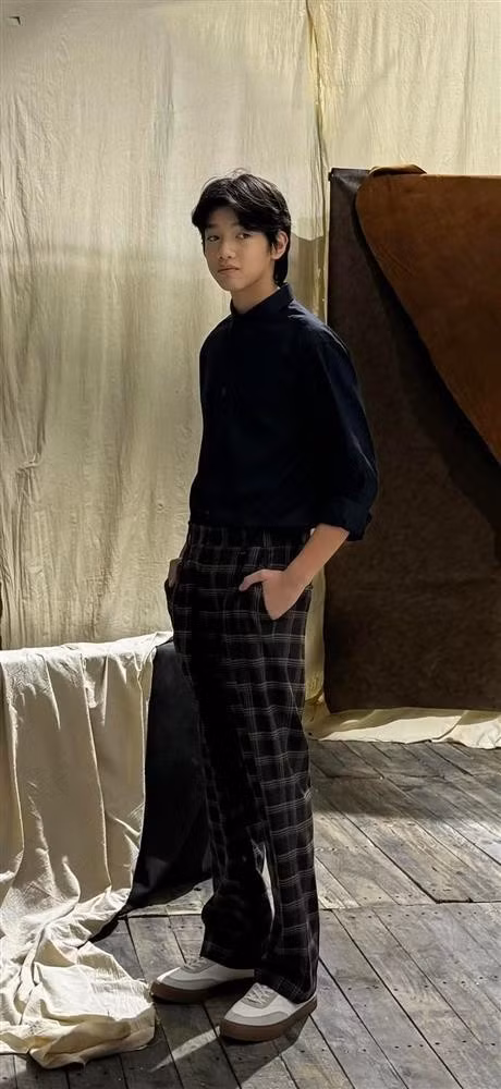 Khi đang ở giữa giai đoạn dậy thì, quý tử nhà nữ ca sĩ đình đám gây ấn tượng với chiều cao lên tới 1m8 cùng đôi chân thon dài. Nhiều người dự đoán Subeo sẽ còn cao thêm trong vài năm sắp tới.