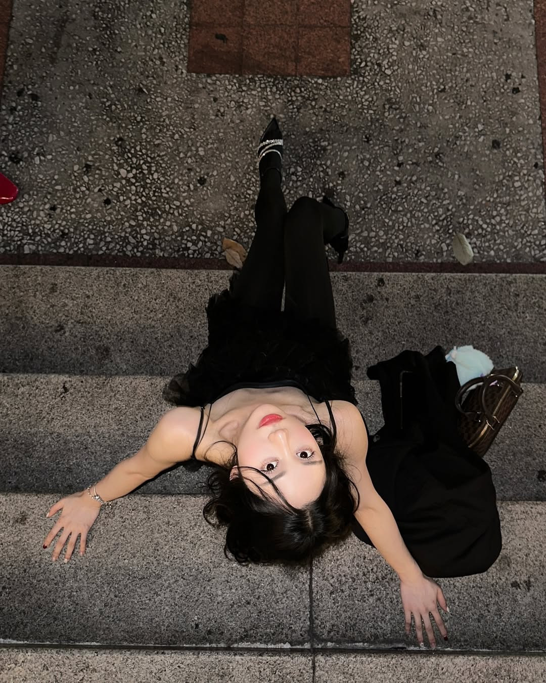 Hot girl làng streamer này “giữ chân” được với người hâm mộ cũng như tạo được dấu ấn với công chúng chính là vẻ đẹp ngọt ngào, trong sáng cùng nụ cười “tỏa nắng”.