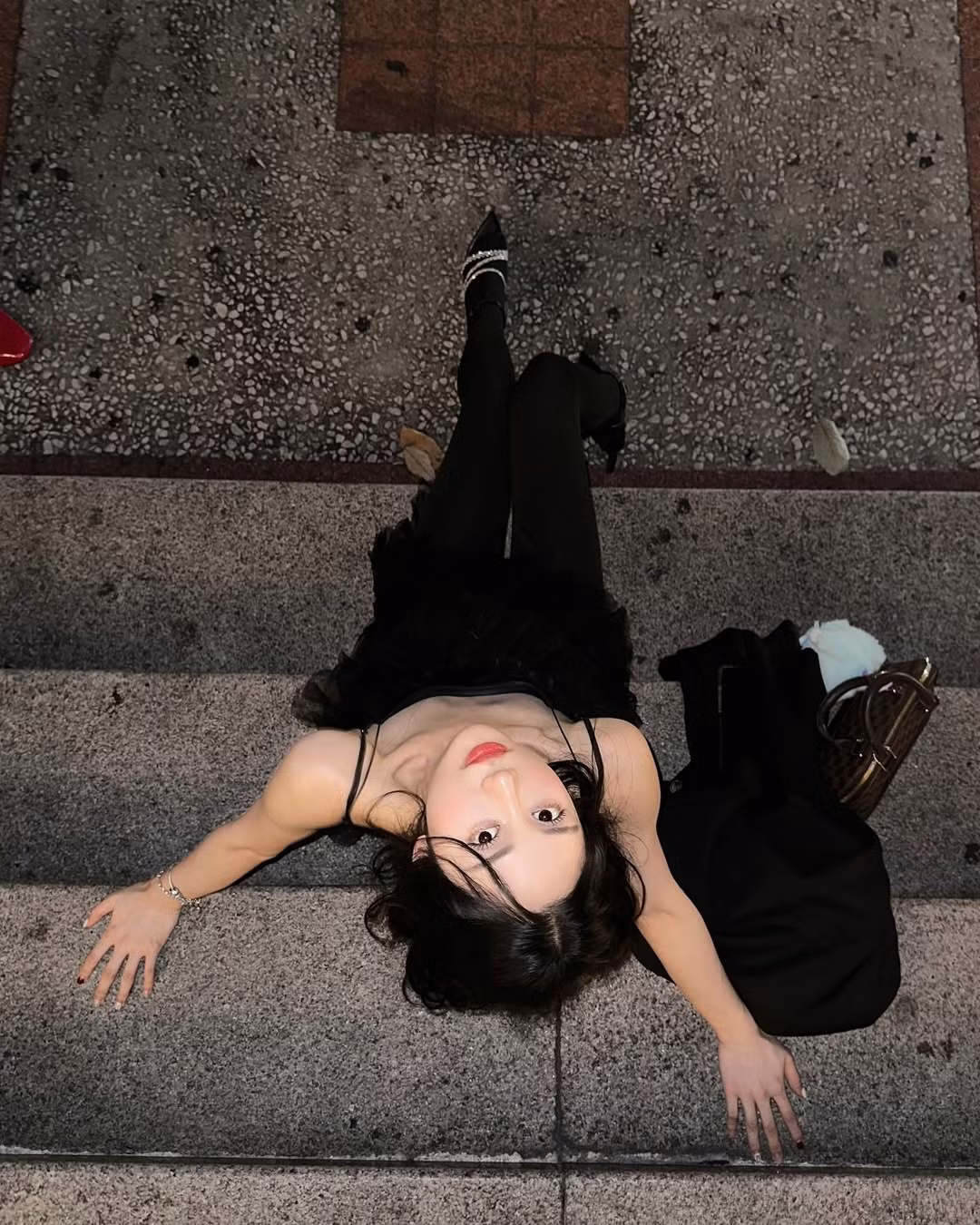 Hot girl làng streamer này “giữ chân” được với người hâm mộ cũng như tạo được dấu ấn với công chúng chính là vẻ đẹp ngọt ngào, trong sáng cùng nụ cười “tỏa nắng”.