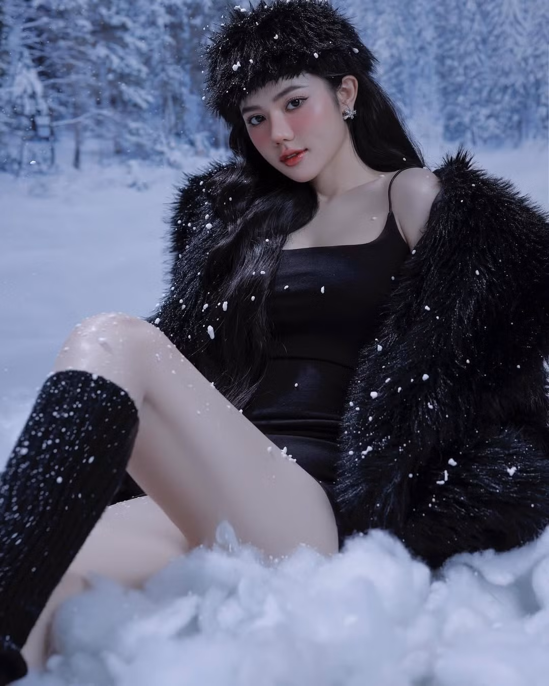 Ý Nhi sở hữu vẻ ngoài quyến rũ, phong cách sống sang chảnh cùng gu thời trang ấn tượng.