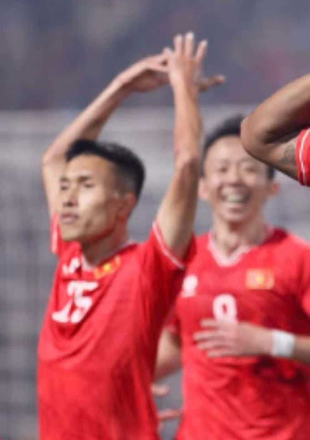 Khoảnh khắc anh chàng giơ 2 tay lên được nhiều người mệnh danh là "chàng trai thư giãn".